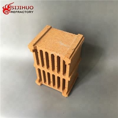 SiC-Gehalt von 1,2-1,4% 230x114x65 mm Gitterrefractaire Ziegel für industrielle Öfen