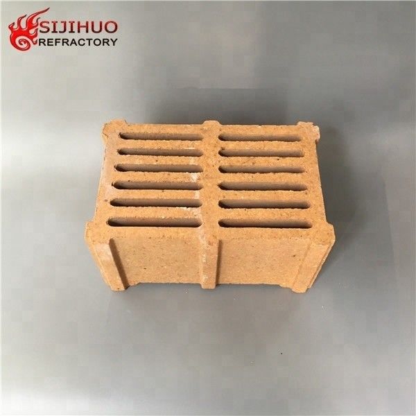 SiC-Gehalt von 1,2-1,4% 230x114x65 mm Gitterrefractaire Ziegel für industrielle Öfen